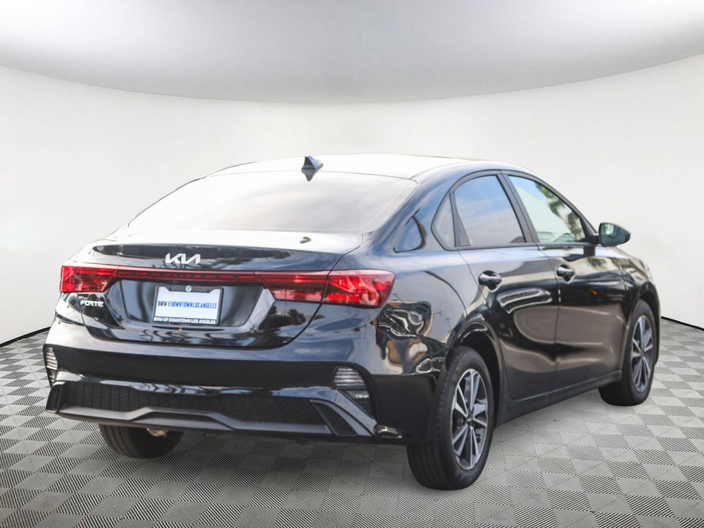 2023 Kia Forte LXS photo 4