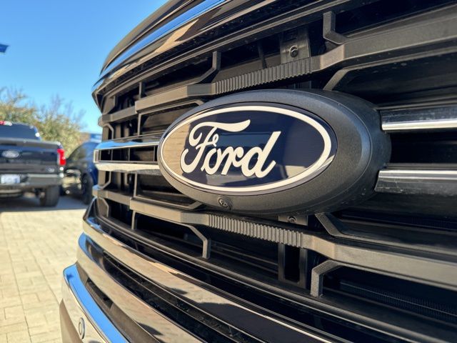 2025 Ford F-150 XLT photo 8