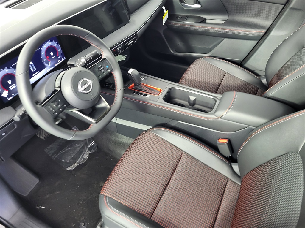 2025 Nissan Kicks SR photo 8