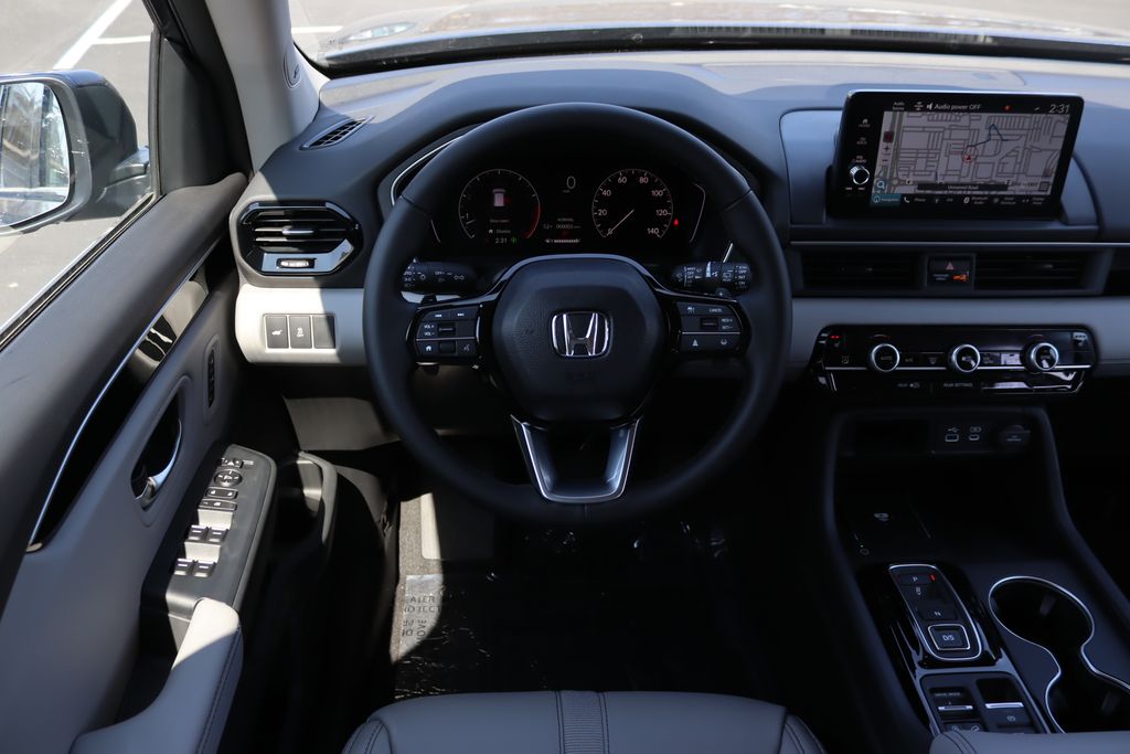 2025 Honda Pilot Touring photo 18