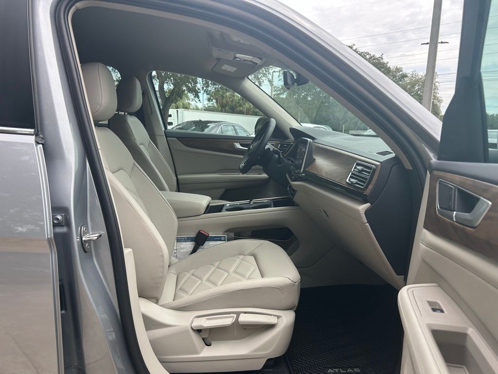 2026 Volkswagen Atlas SE photo 27