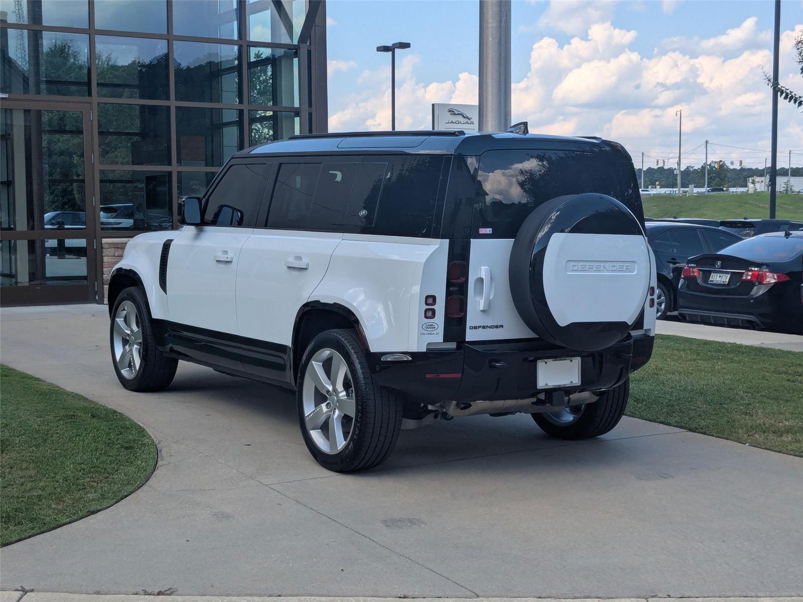 2024 Land Rover Defender X-Dynamic SE photo 7