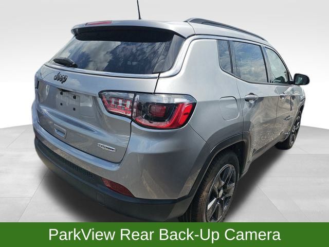 2022 Jeep Compass Latitude photo 4