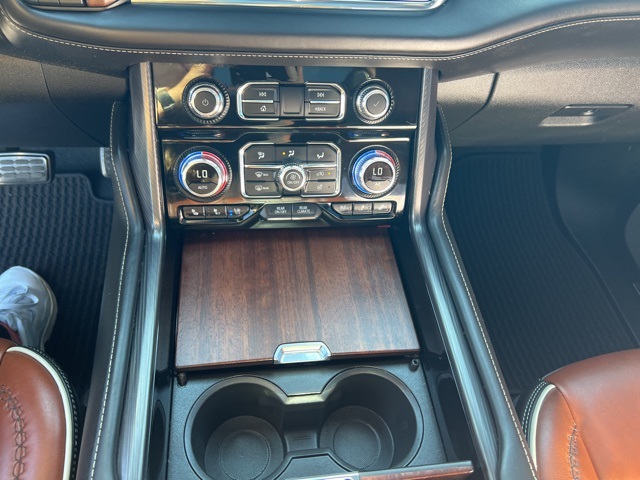 2024 Gmc Yukon XL Denali Ultimate photo 12