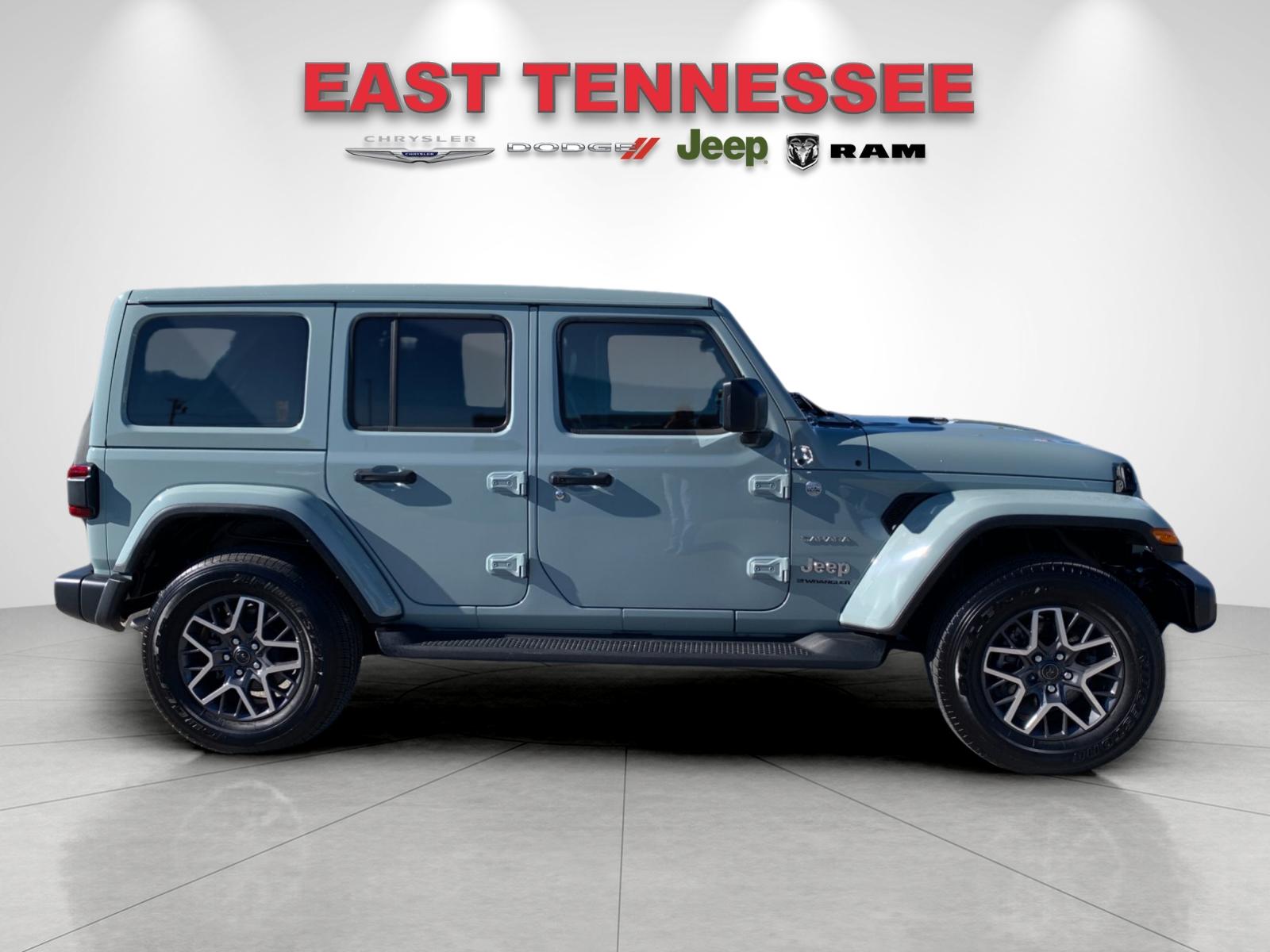 2024 Jeep Wrangler Sahara photo 2