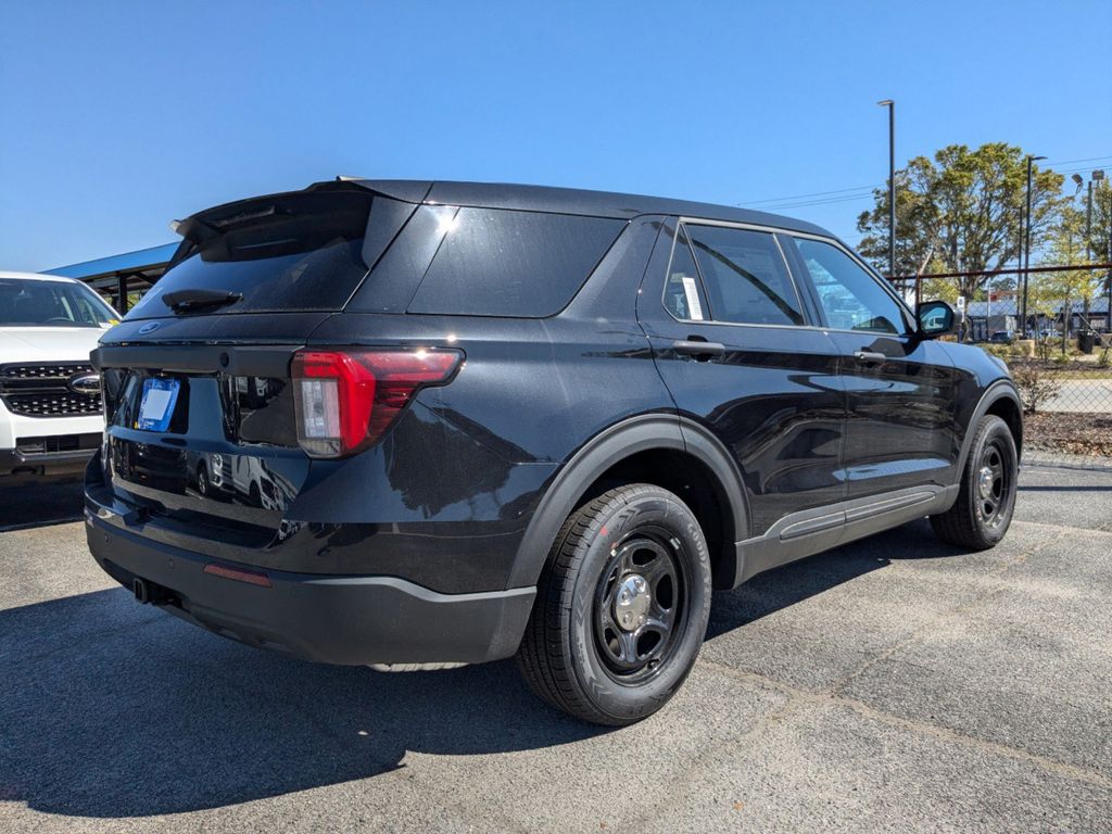 2025 Ford Explorer photo 2