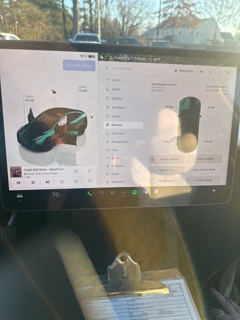 2024 Tesla Model Y Long Range's photo