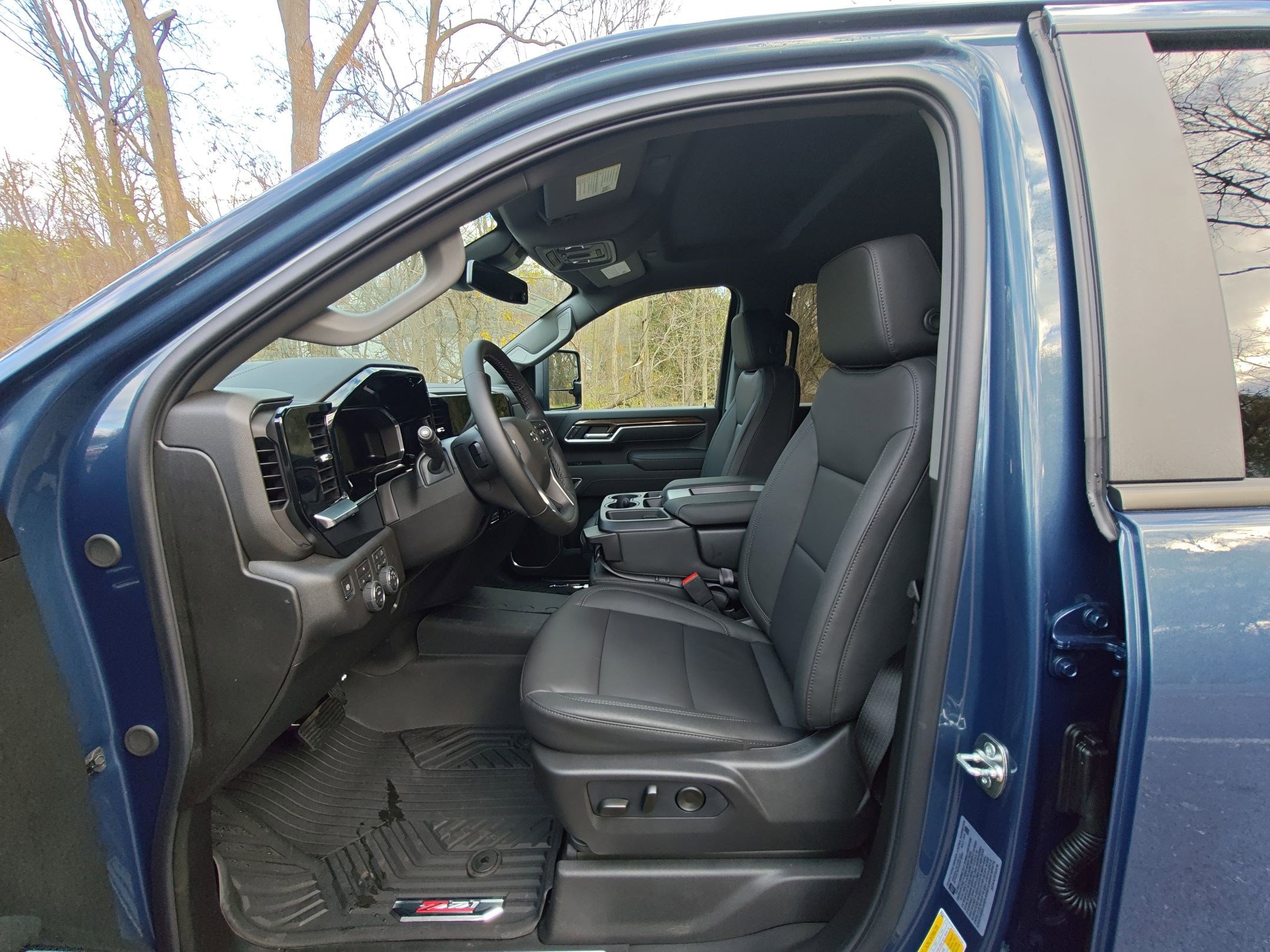 2026 Chevrolet Silverado 2500HD LT photo 4