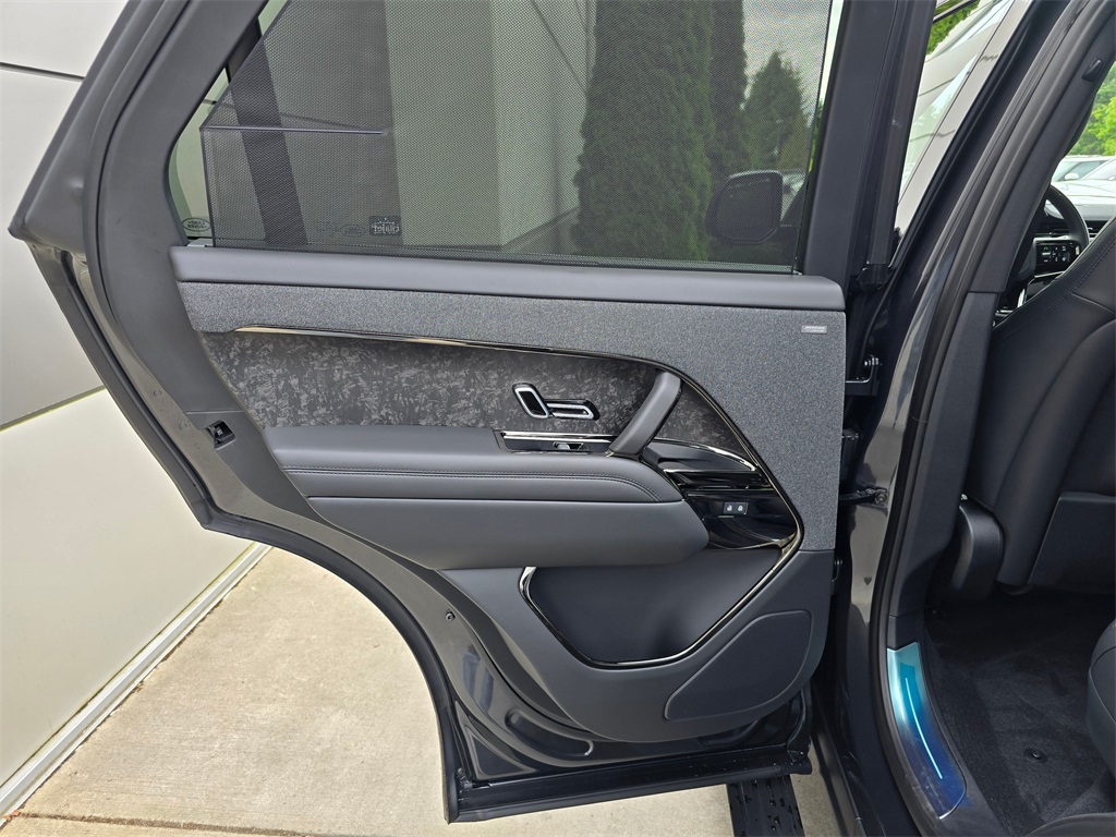 2025 Land Rover Range Rover Sport SE photo 22