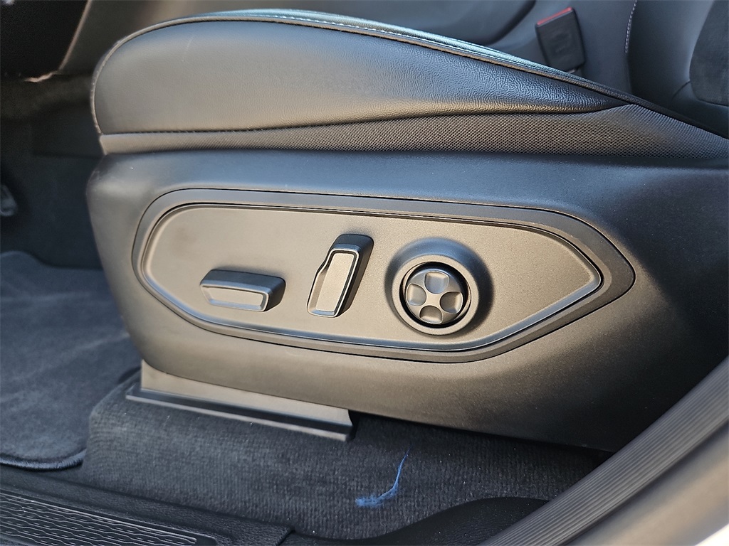 2025 Jeep Grand Cherokee Altitude photo 13