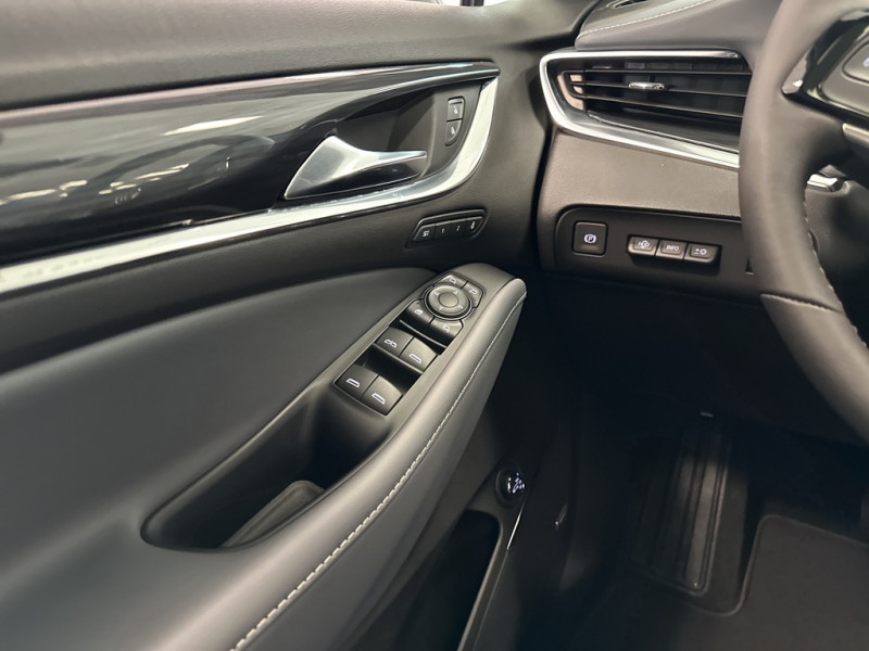 New 2024 Buick Enclave Premium Premium Audio Massage Seats 441 B/W SUV in Moncton 27731