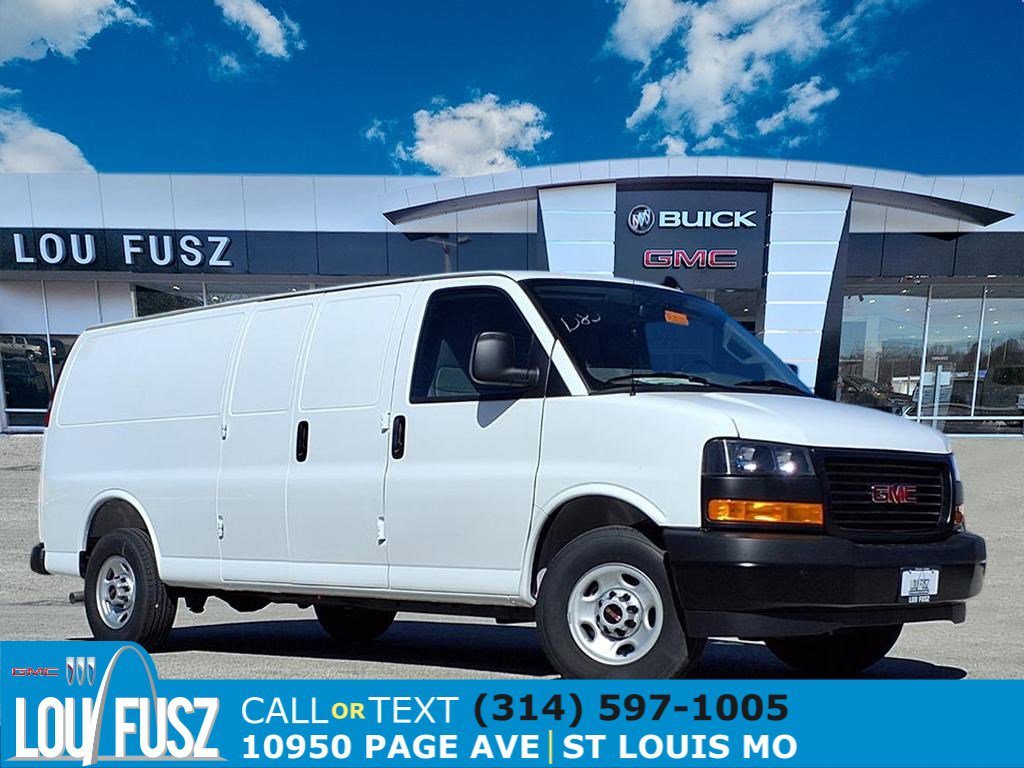 2025 GMC Savana LT's photo