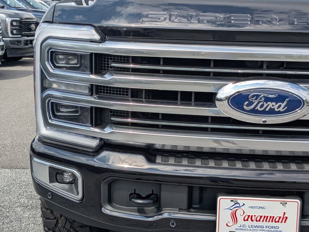2025 Ford F-250 Platinum photo 9