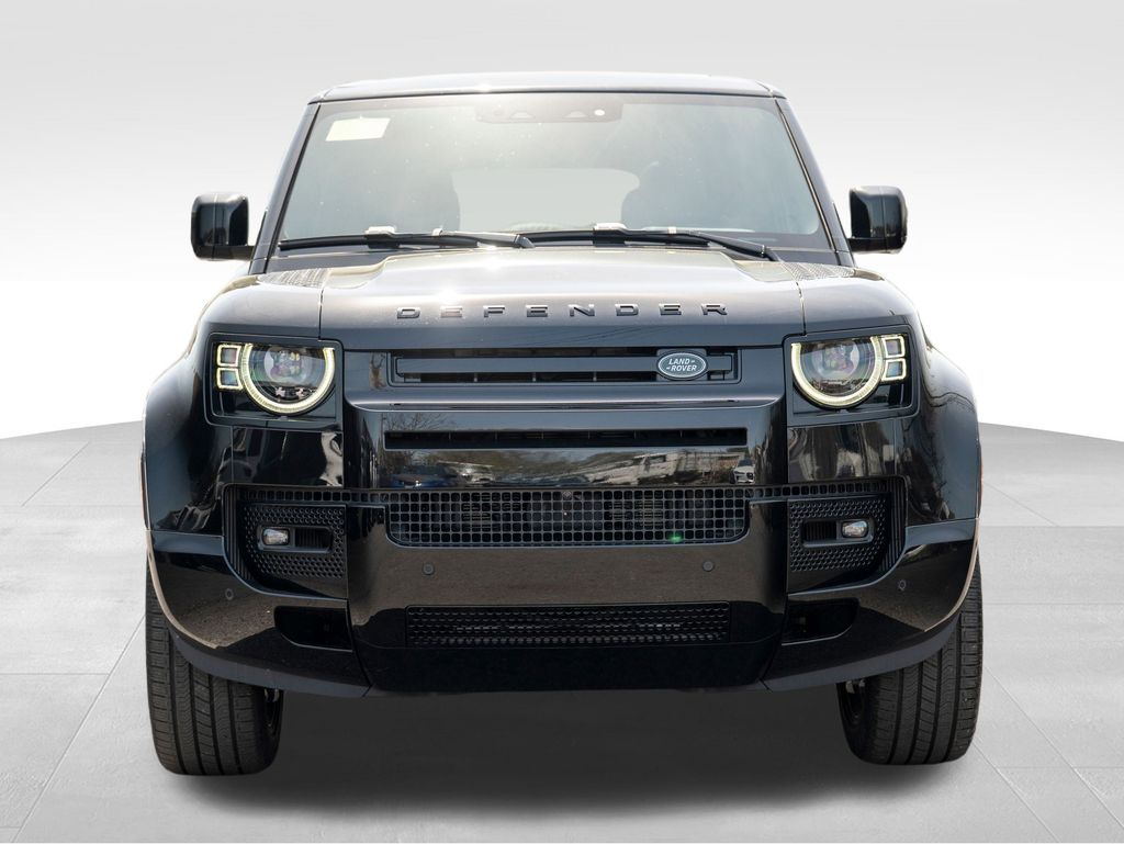 2025 Land Rover Defender 130 V8 photo 2