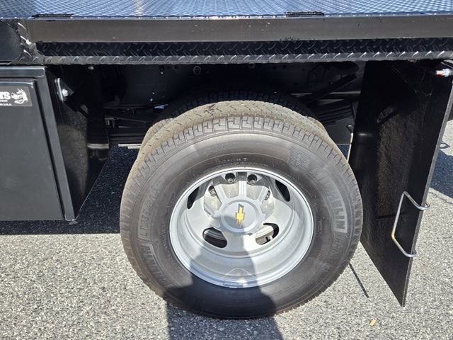 2024 Chevrolet Silverado 3500HD Work Truck photo 2