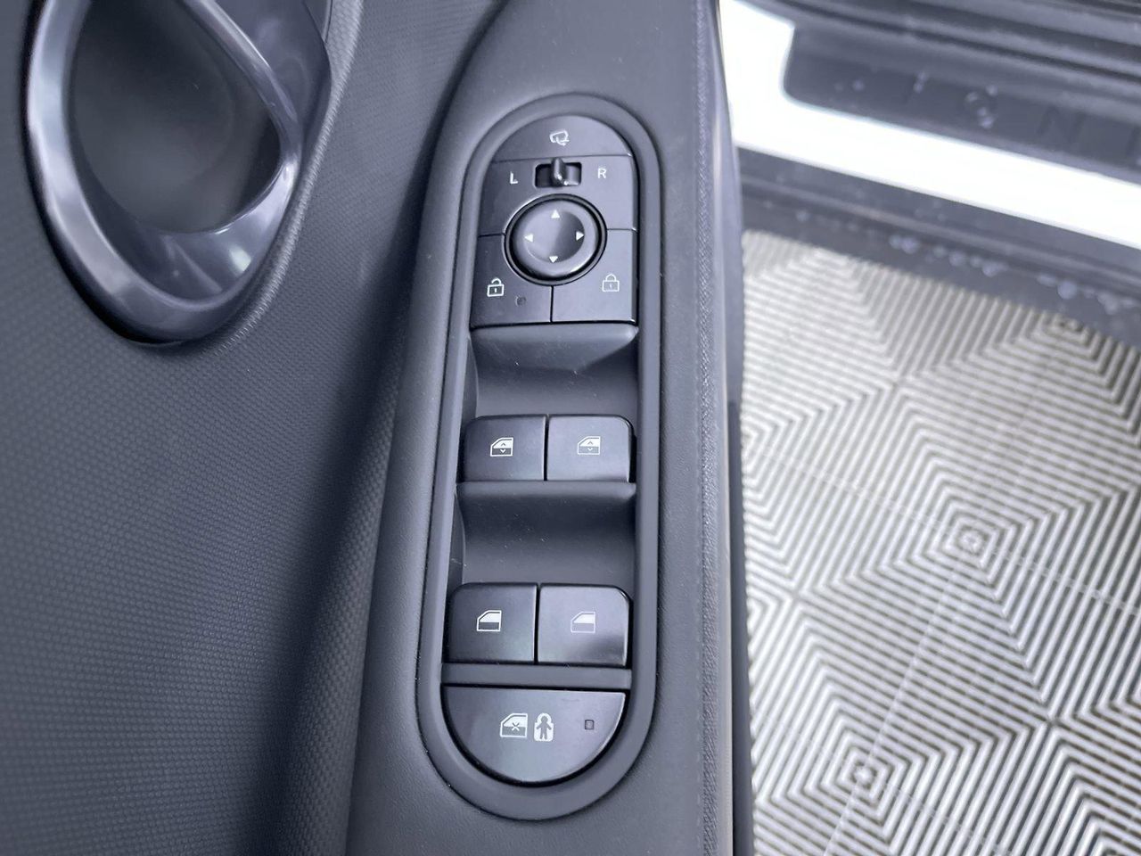 2025 Hyundai Ioniq 5 photo 10