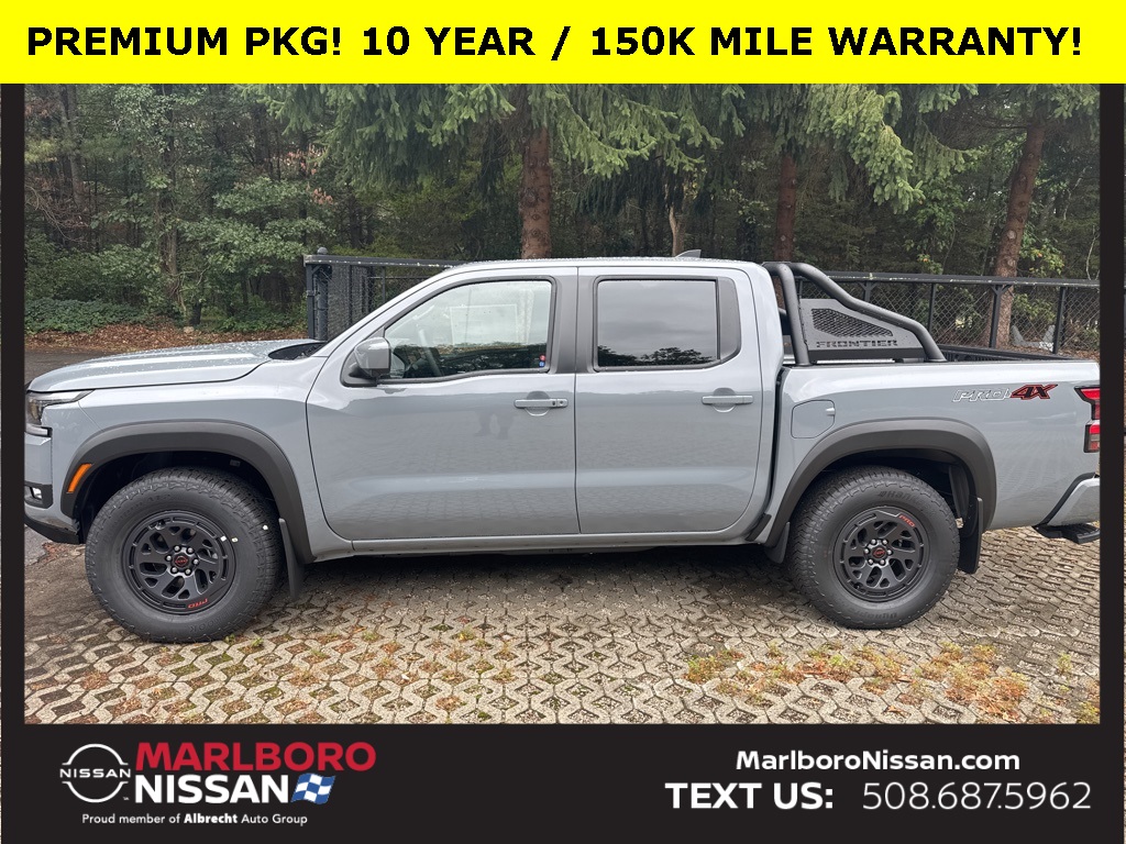 2025 Nissan Frontier PRO-4X photo 3