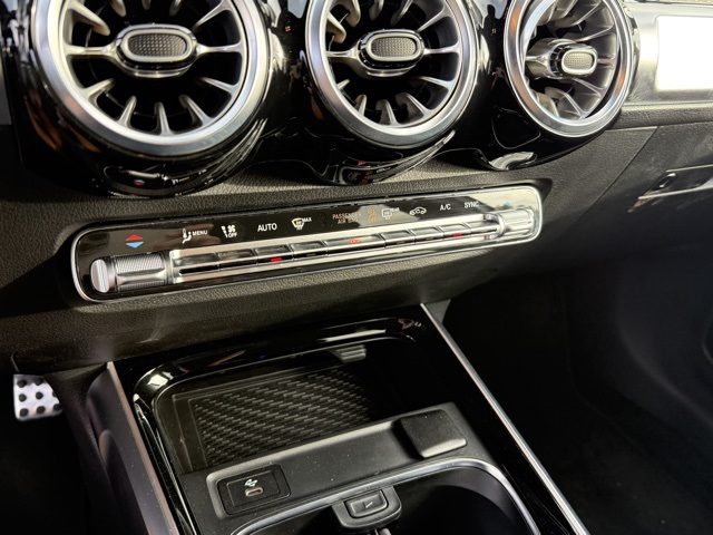 2025 Mercedes Benz GLB 250 4MATIC photo 9