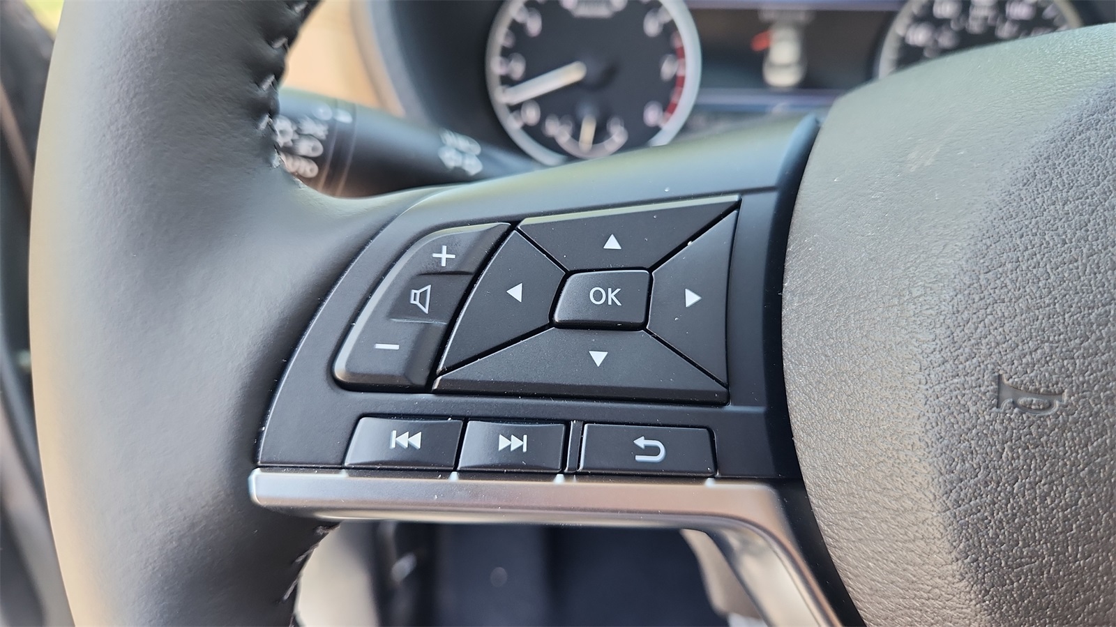 2025 Nissan Sentra SV photo 23