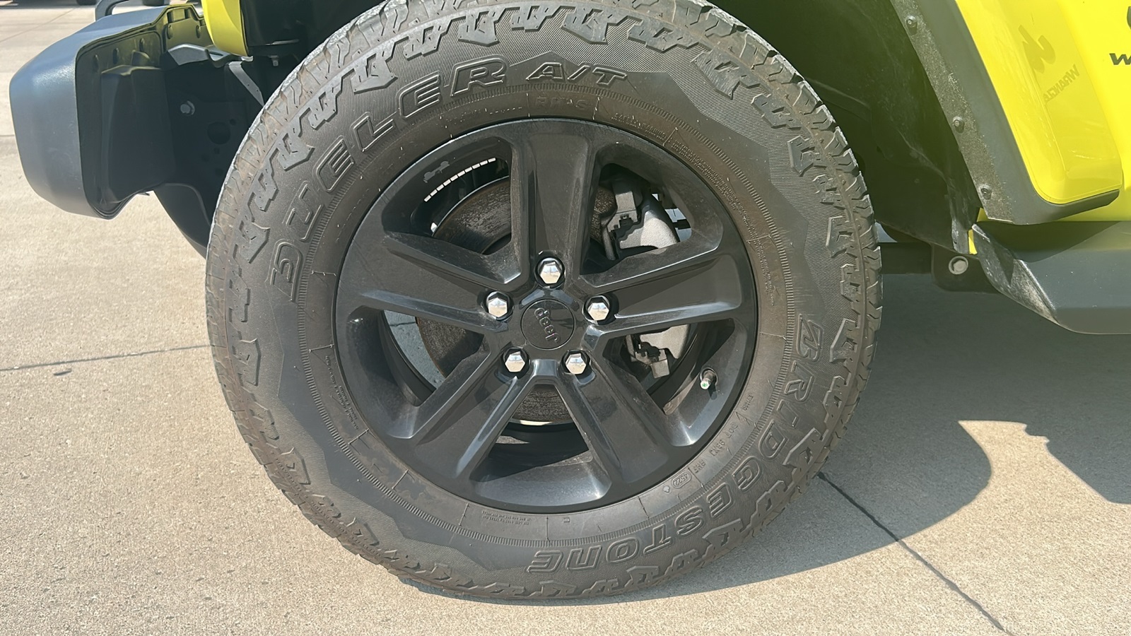 2023 Jeep Wrangler Sahara Altitude photo 9