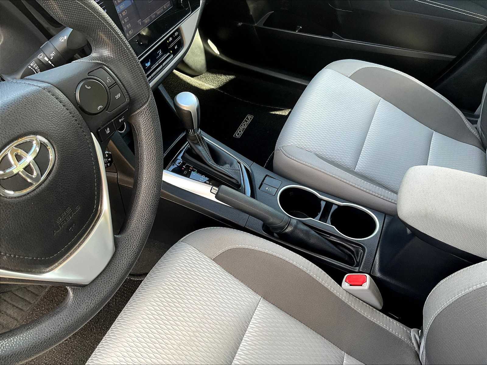 2017 Toyota Corolla LE photo 20