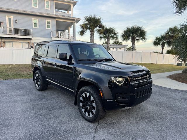 2025 Land Rover Defender V8's photo