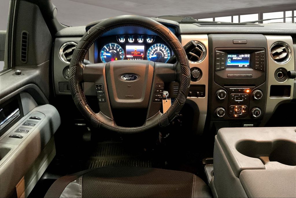 2013 Ford F-150 XLT photo 4