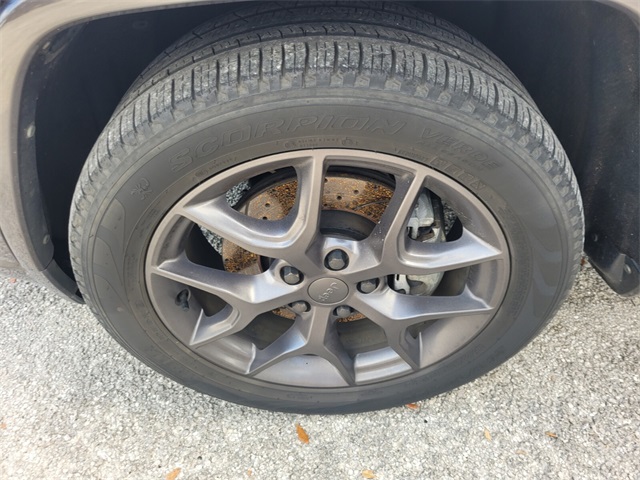 2021 Jeep Grand Cherokee Anniversary Edition photo 4