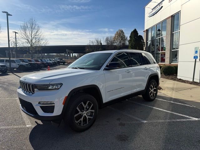2025 Jeep Grand Cherokee Limited's photo