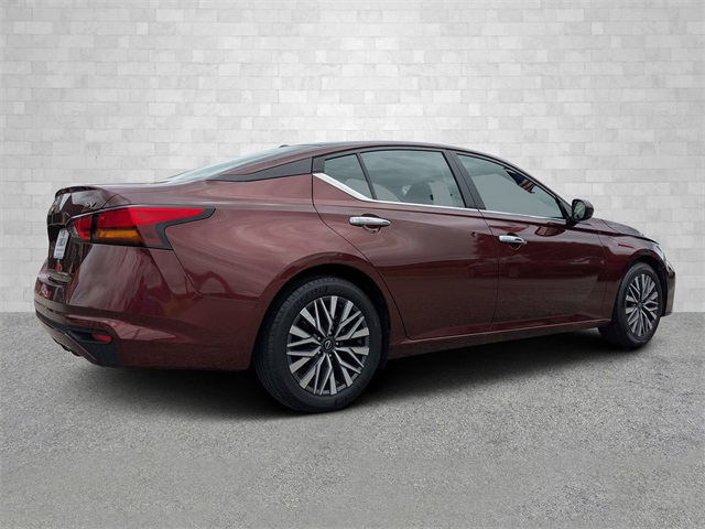 2023 Nissan Altima 2.5 SV photo 4