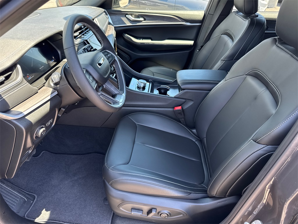 2025 Jeep Grand Cherokee Limited photo 24