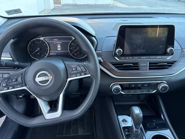 2024 Nissan Altima 2.5 SV photo 4