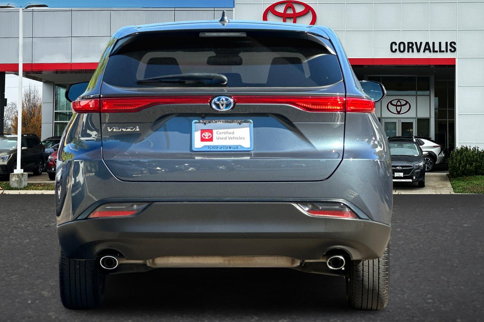 2024 Toyota Venza LE photo 4
