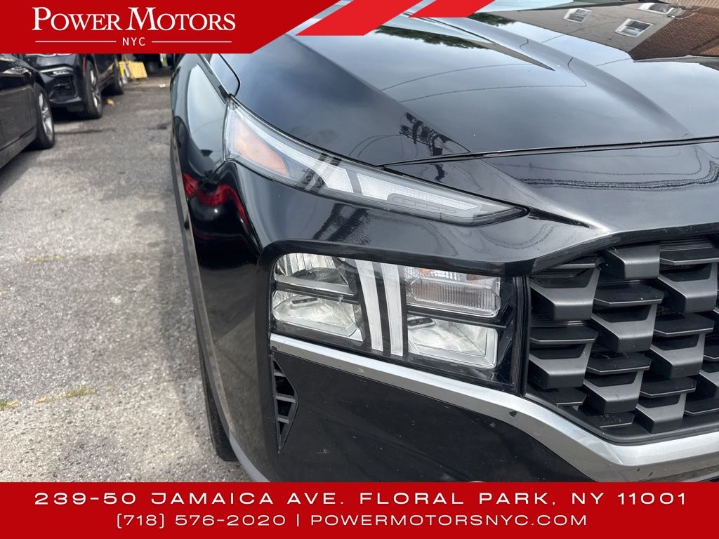 2021 Hyundai Santa Fe SE photo 4