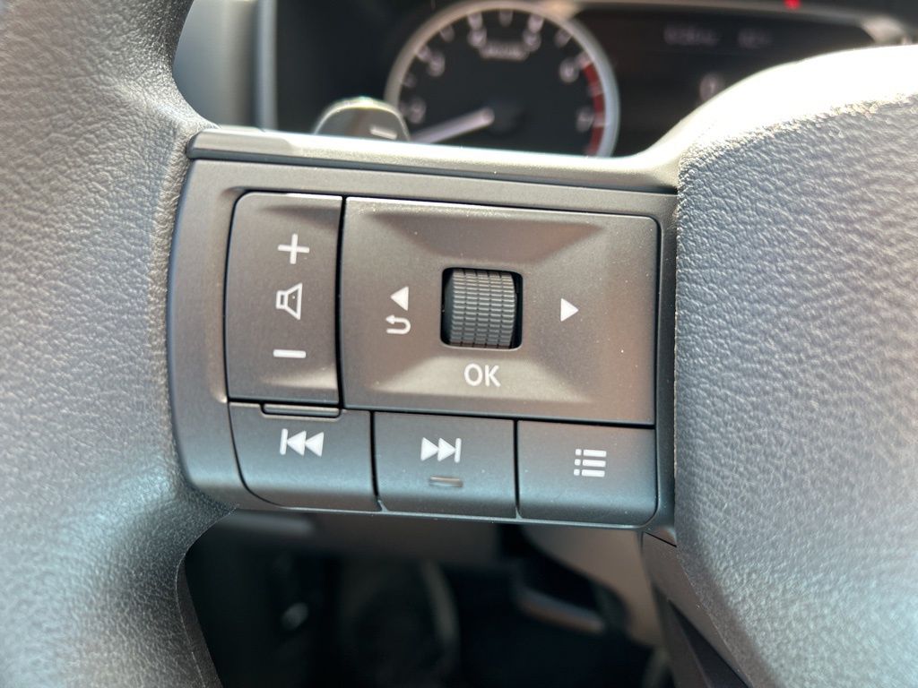 2025 Nissan Rogue S photo 20