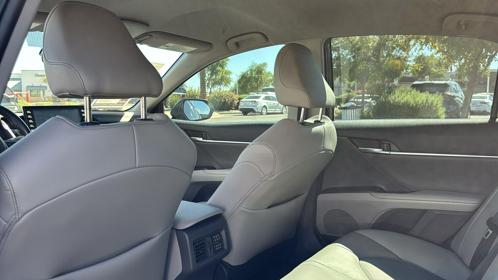 2023 Toyota Camry Hybrid XLE photo 26