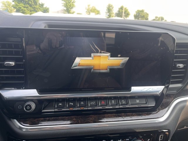 2025 Chevrolet Silverado 1500 photo 9
