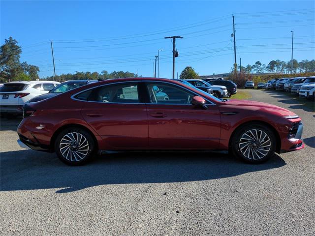 2026 Hyundai Sonata Hybrid Limited photo 4