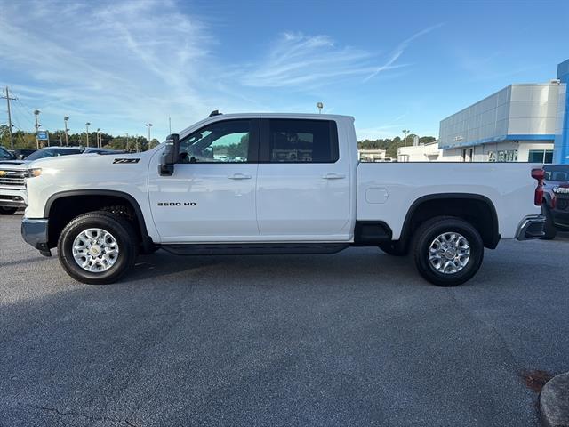 2026 Chevrolet Silverado 2500HD LT photo 4
