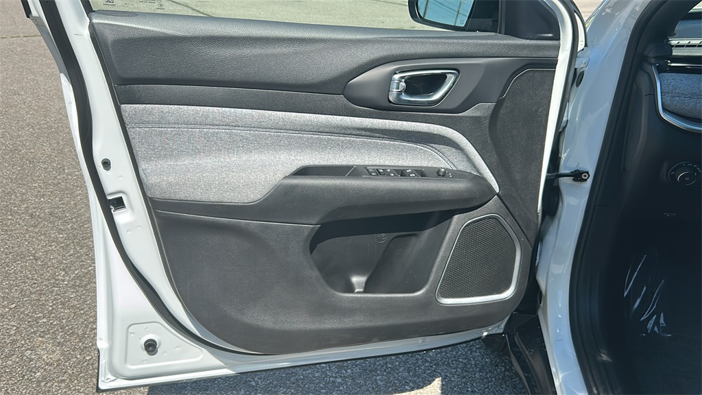 2025 Jeep Compass Latitude photo 15