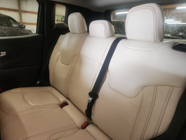 2015 Jeep Renegade Trailhawk photo 13