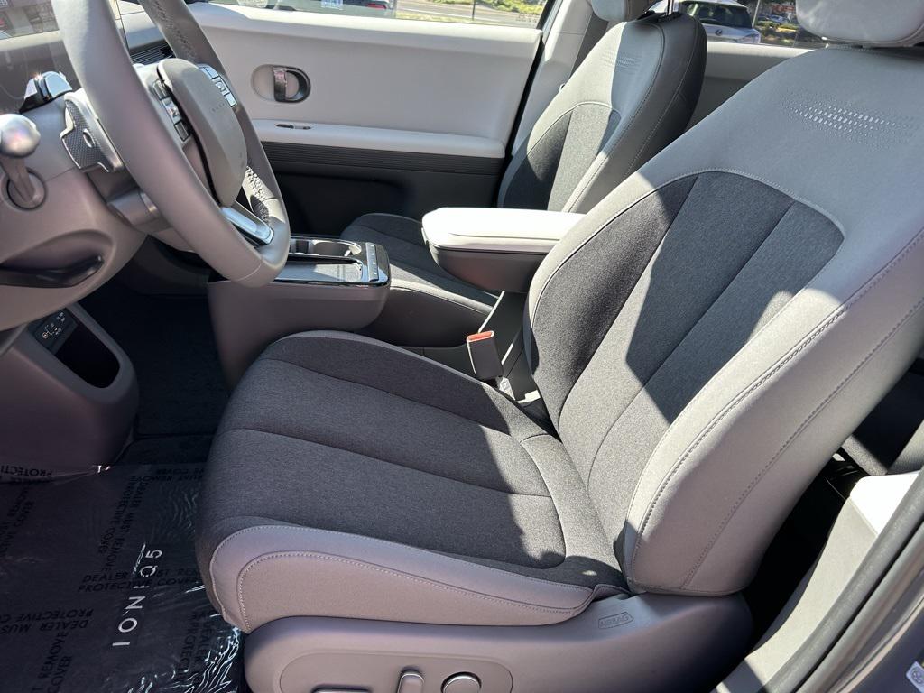 2025 Hyundai Ioniq 5 SE photo 21