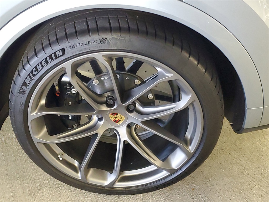2021 Porsche Cayenne Turbo photo 4