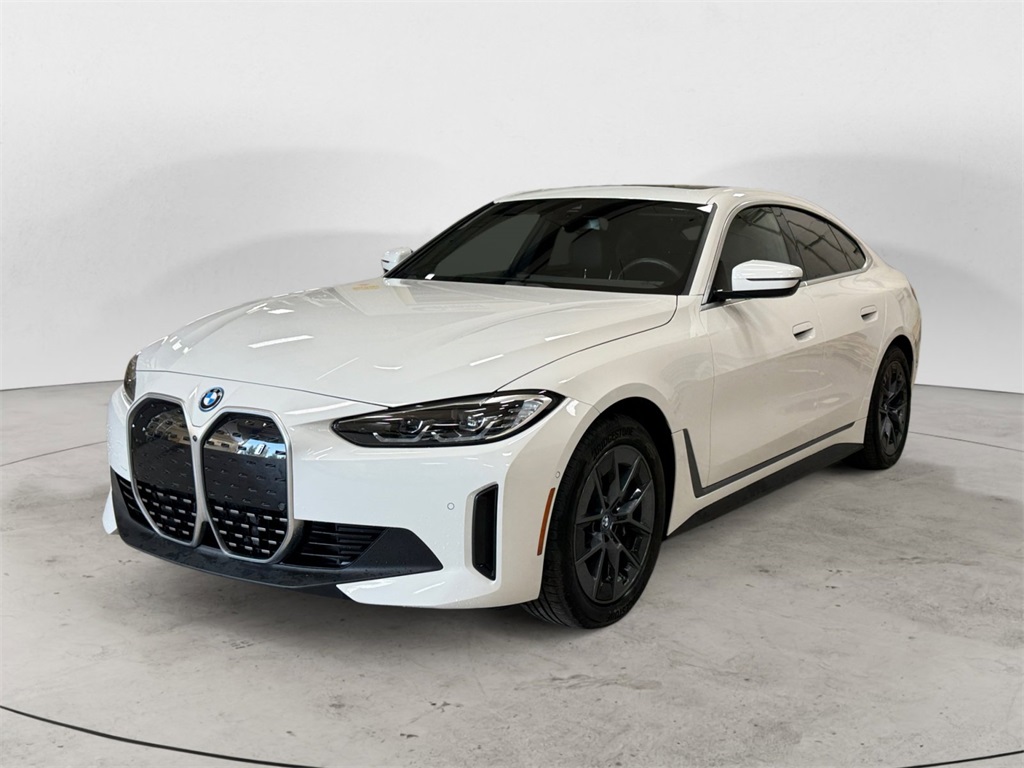 2024 BMW i4 40's photo