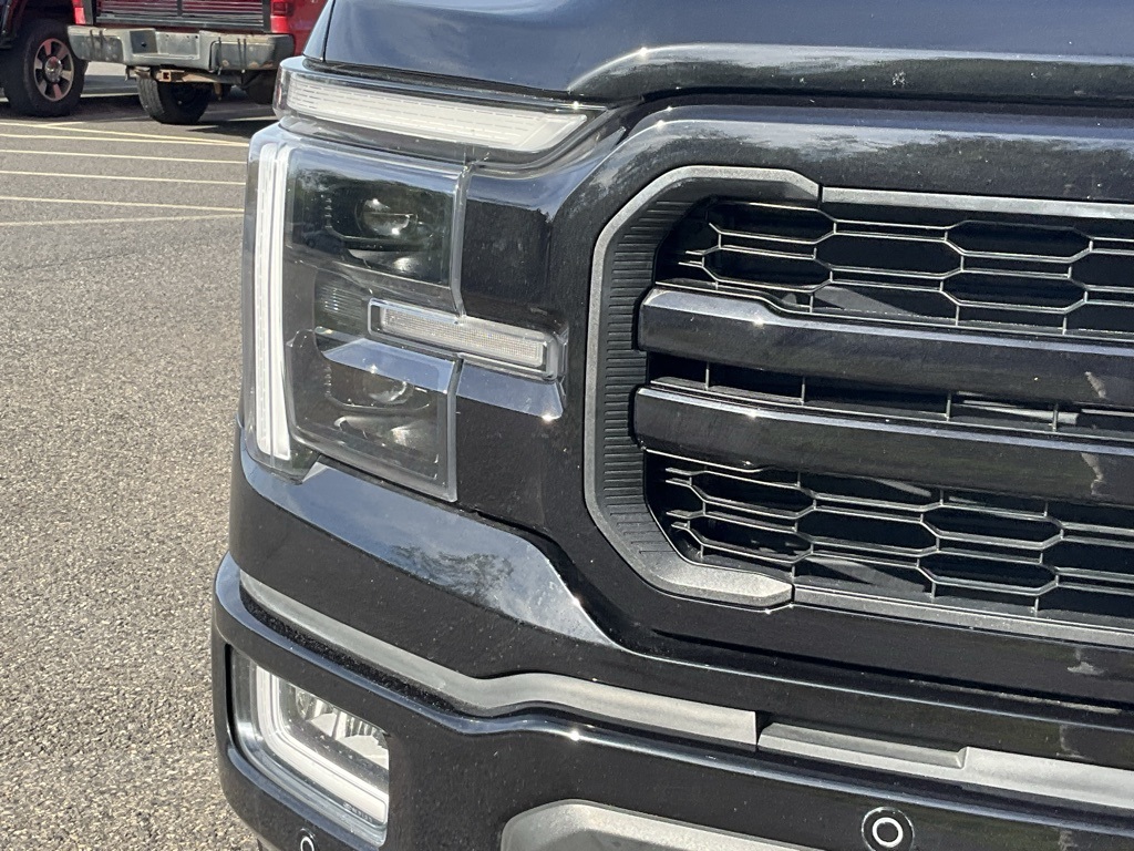 2024 Ford F-150 Lariat photo 2