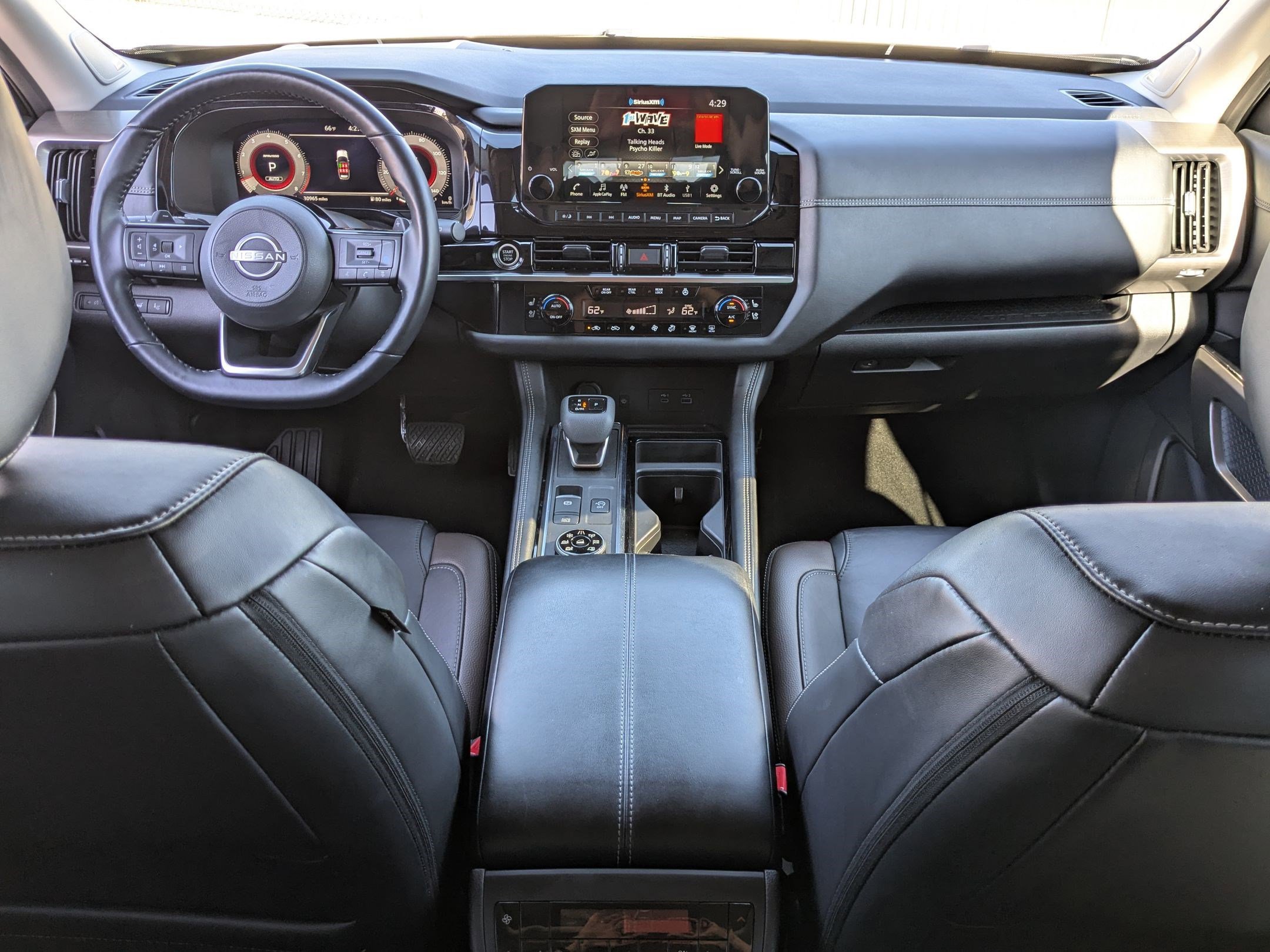 2023 Nissan Pathfinder Platinum photo 30