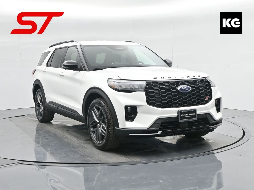 2025 Ford Explorer ST's photo