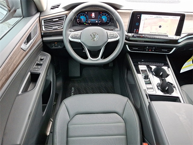 2025 Volkswagen Atlas SEL photo 10