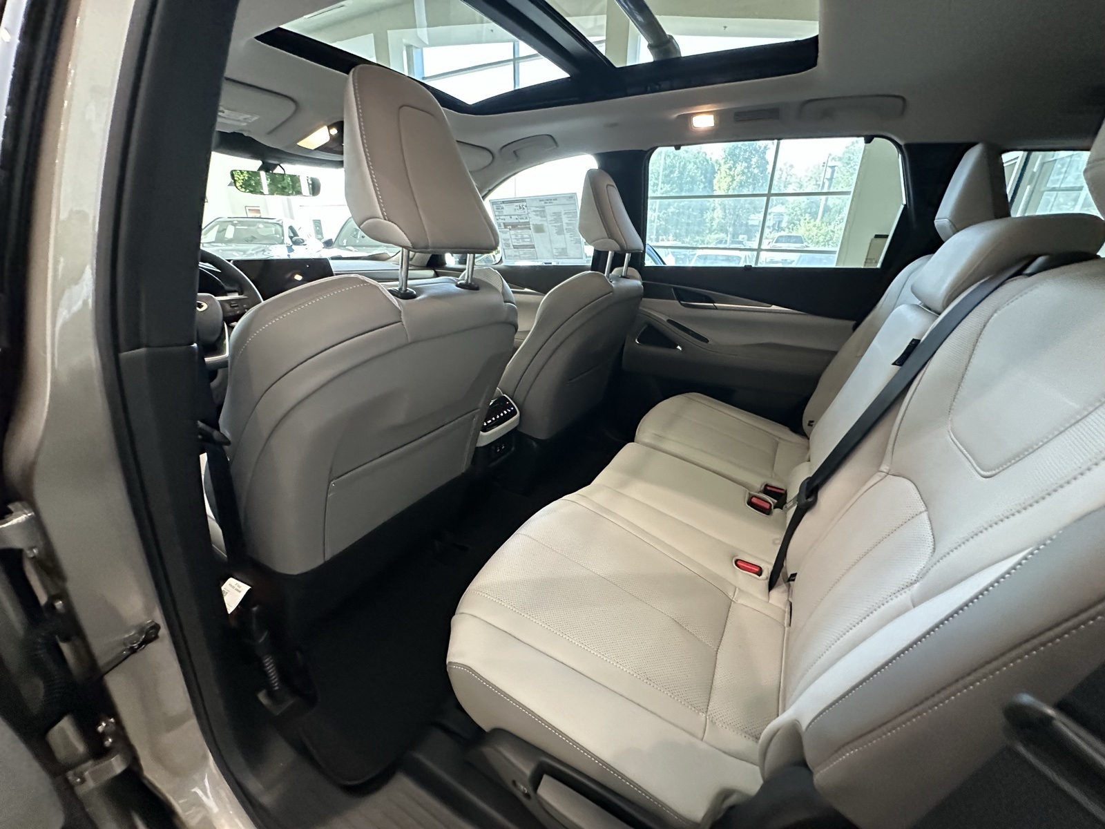 2026 Infiniti QX60 Luxe photo 25
