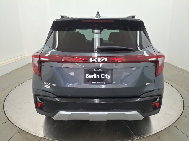 2024 Kia Seltos EX photo 3